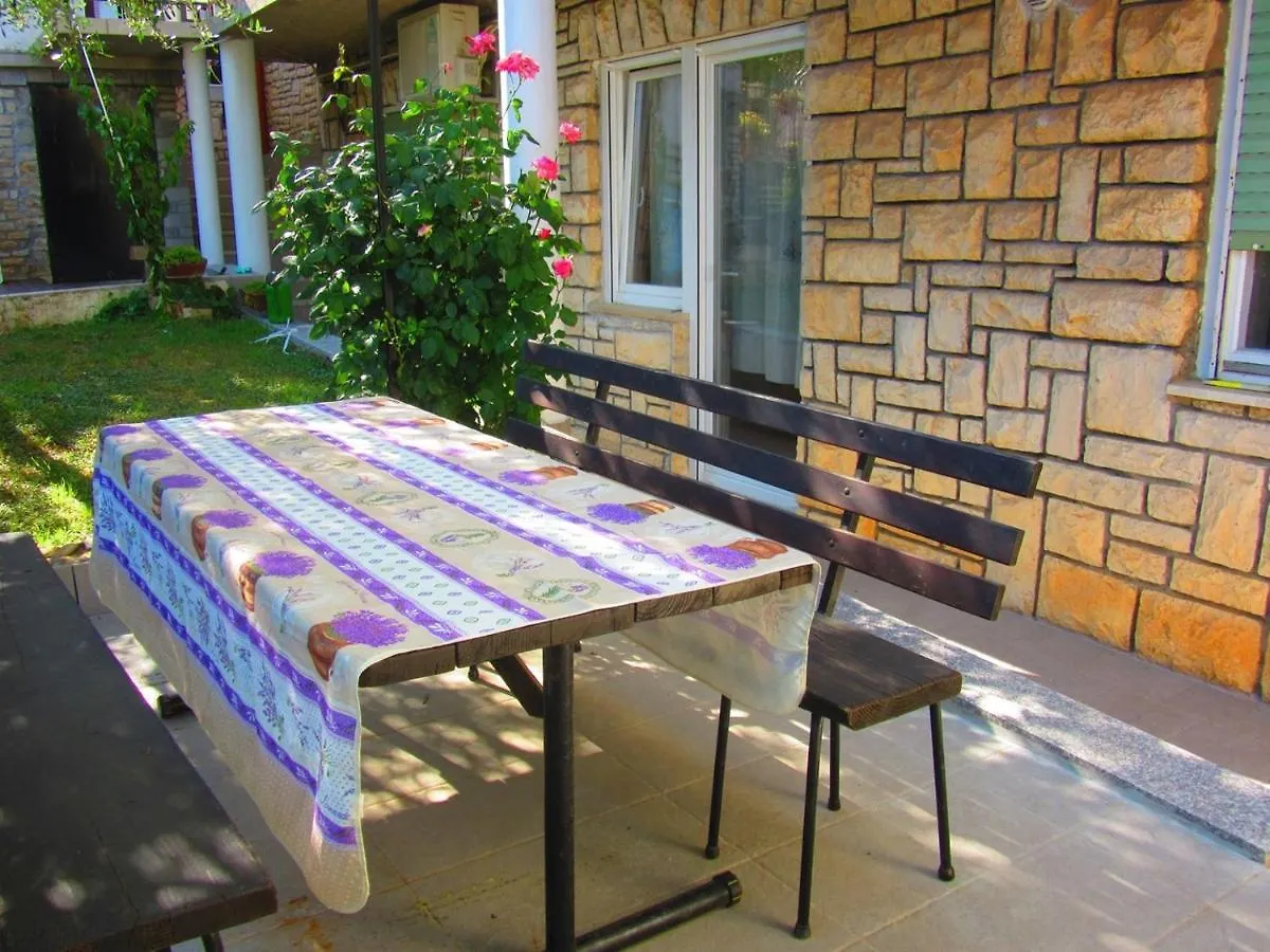 Apartments Jaksa 181 Pula Guest house