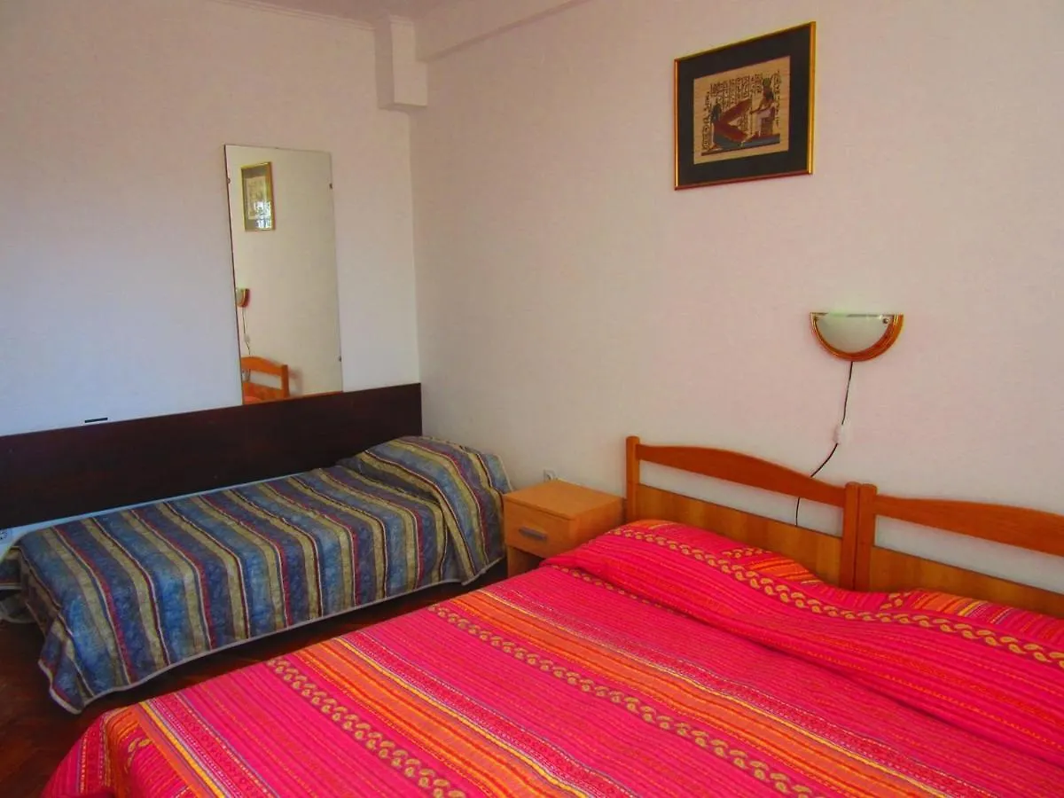 Apartments Jaksa 181 Pula
